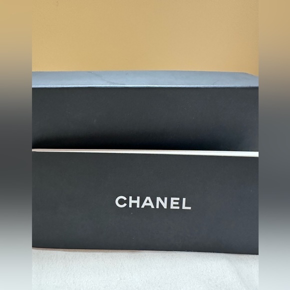 Chanel Acetate Oversized Sunglasses - Picture 3 of 8